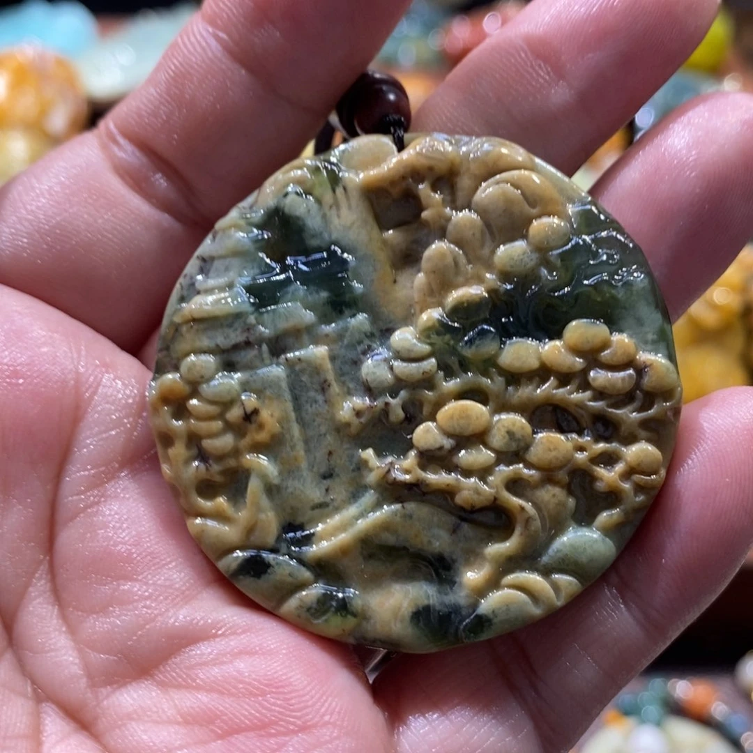 蛇纹石玉颈饰未镶嵌