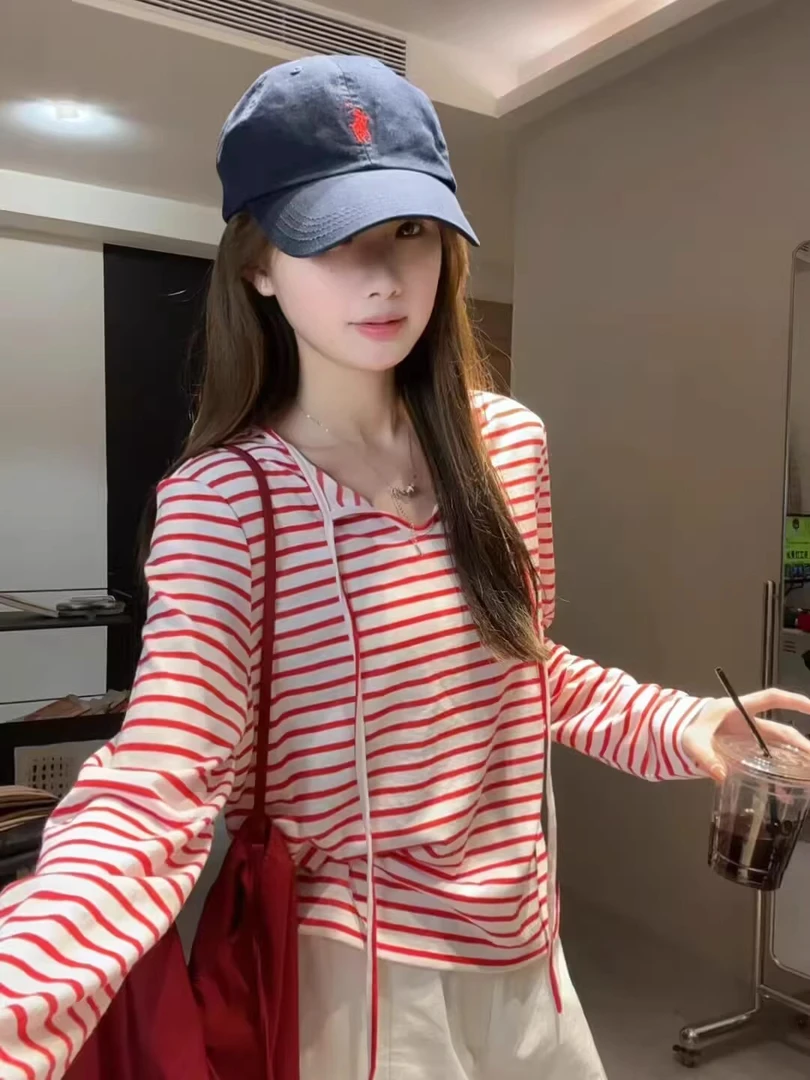 韩系chic红白条纹斜肩罩衫女夏季半开领休闲时间长袖慵懒百搭上衣