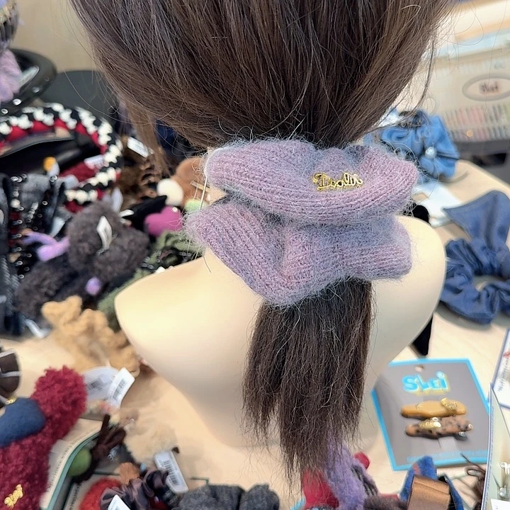 紫色字母毛线发圈