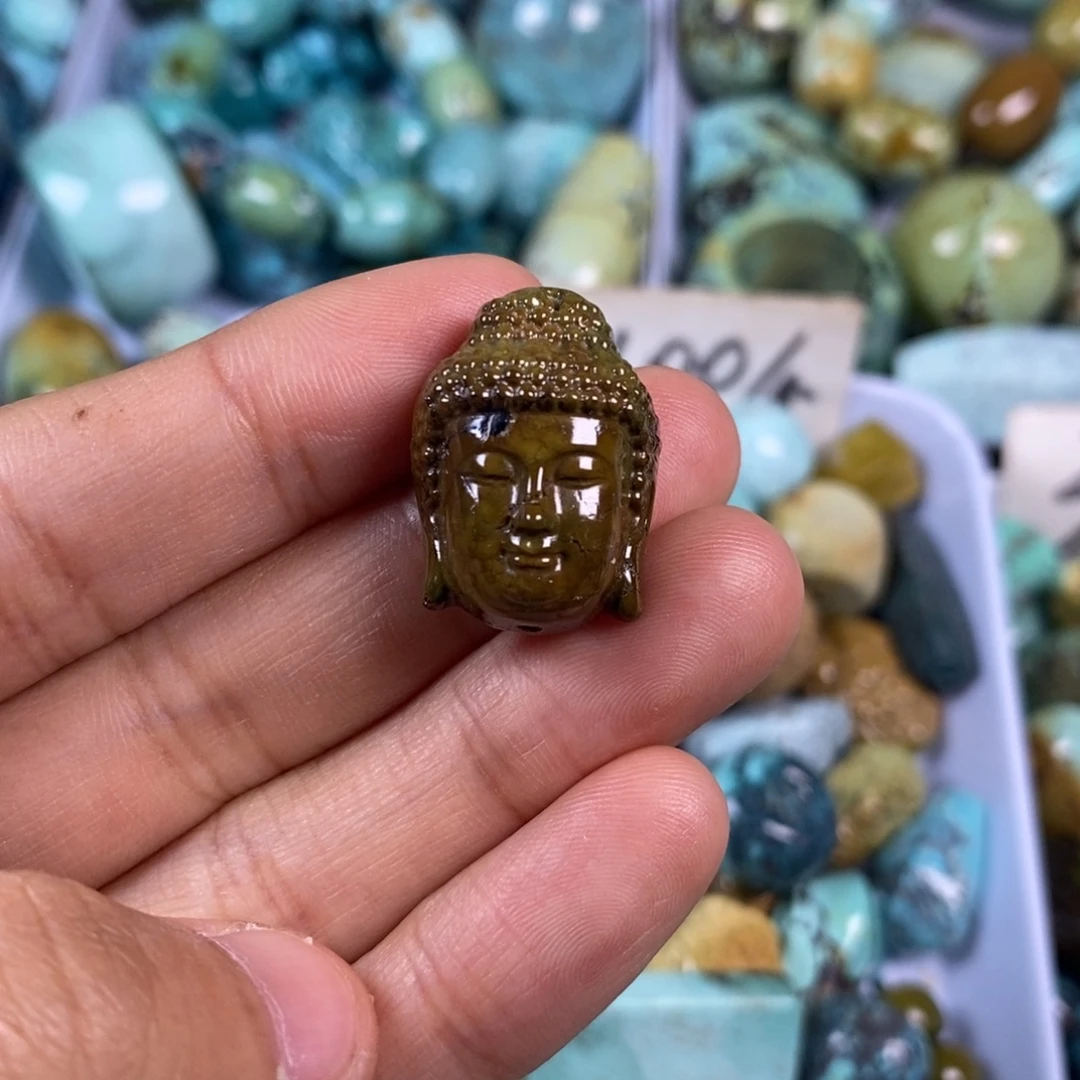 绿松石未镶嵌颈饰