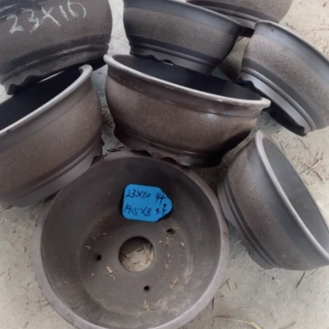 紫砂花盆    100/8。