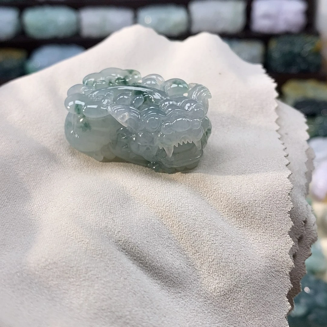 有***思翡翠未镶嵌颈饰天然翡翠吊坠貔貅