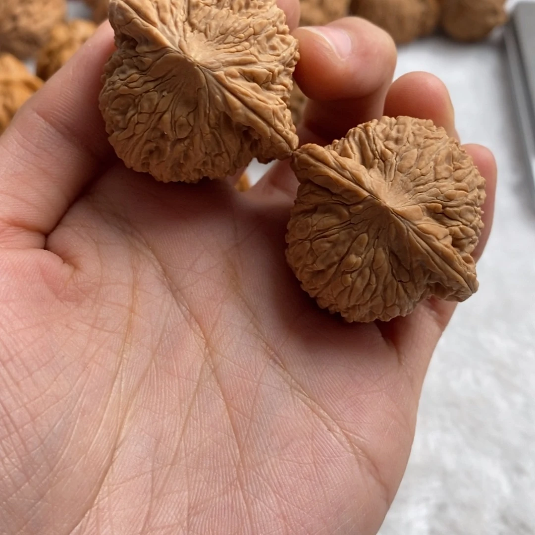 文玩核桃吊坠罗****心泥鳅