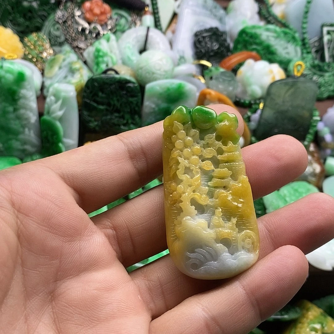 翡翠未镶嵌挂件山水