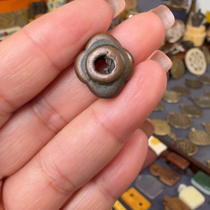 金属材质配件一个