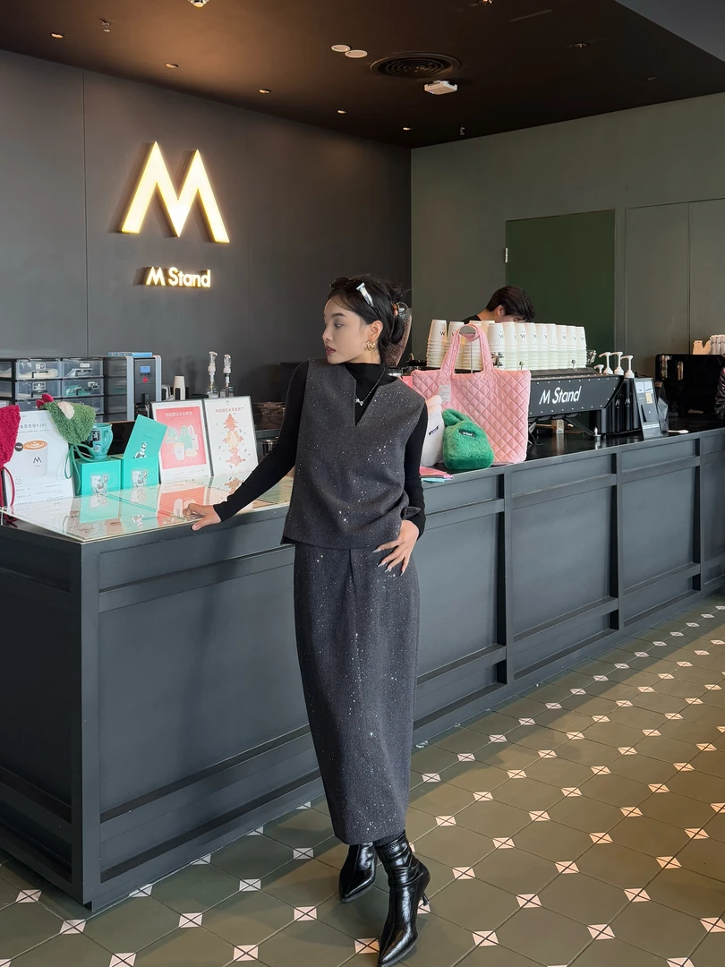 OuYing欧莹‘’碎钻星河‘’秋冬季毛呢闪片马甲半身裙套装超闪超美