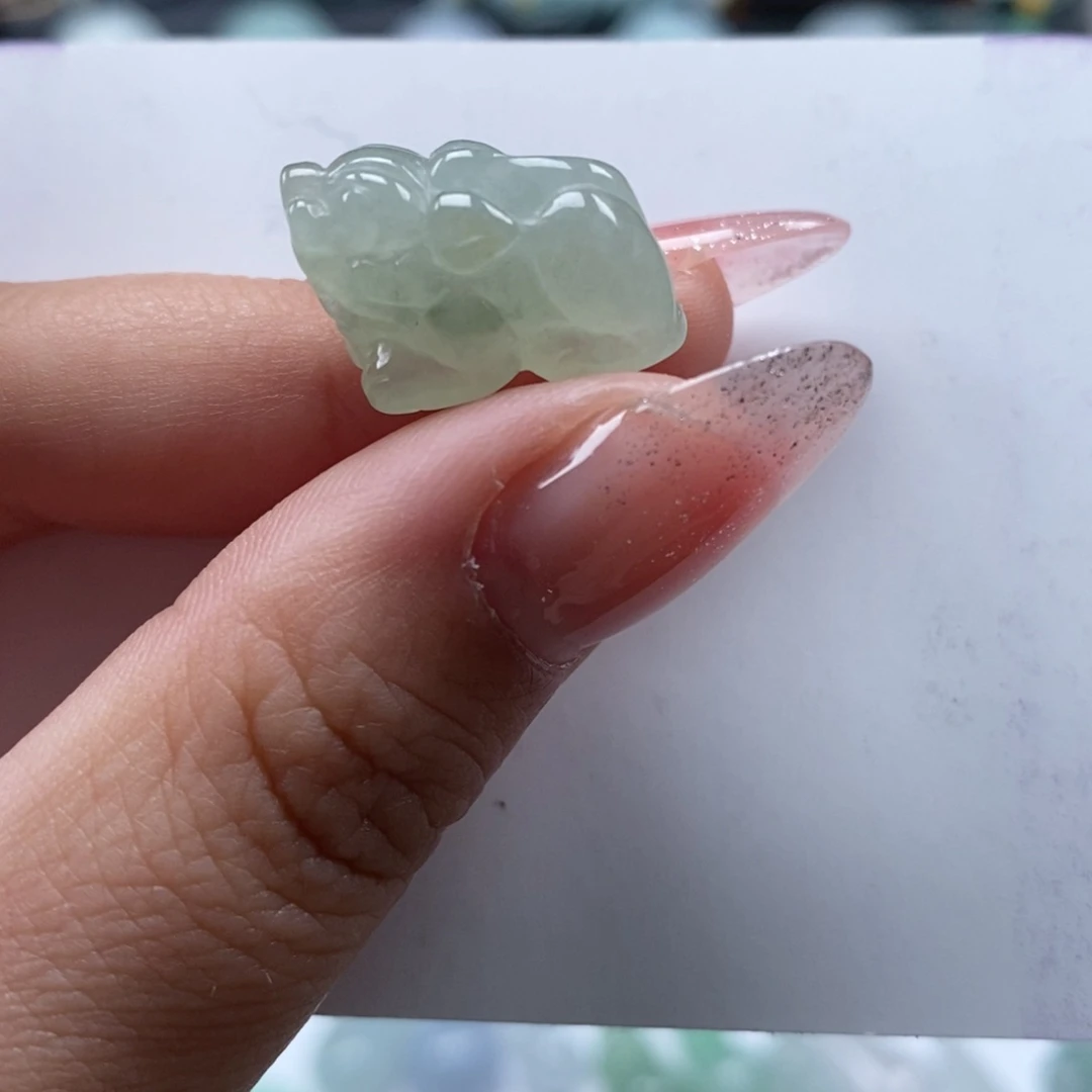 翡翠颈饰未镶嵌天然翡翠
