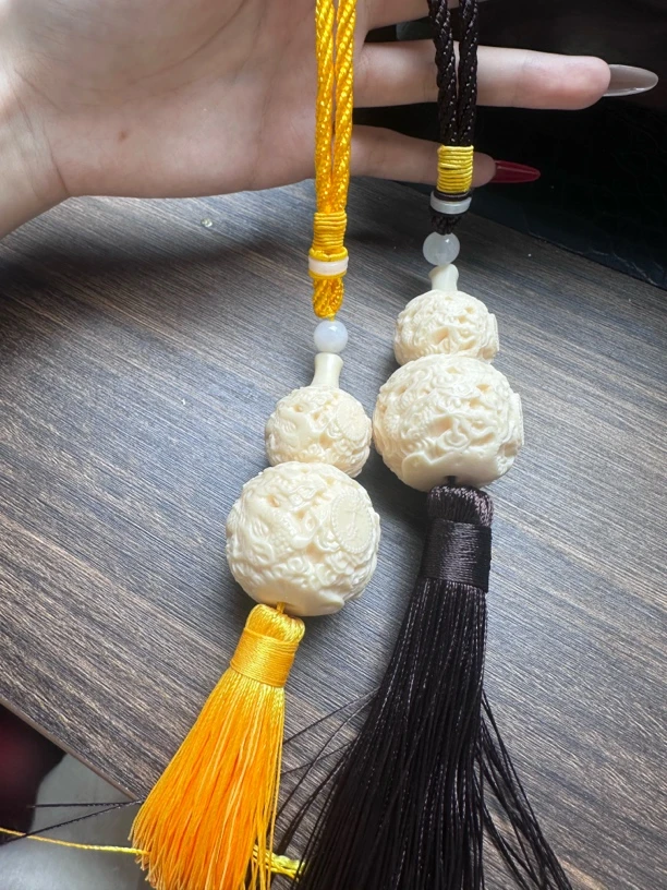 象牙果雕刻龙纹转运葫芦