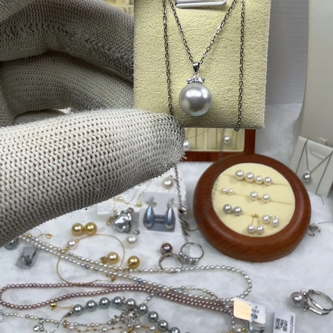 18K金镶嵌海水珍珠颈饰