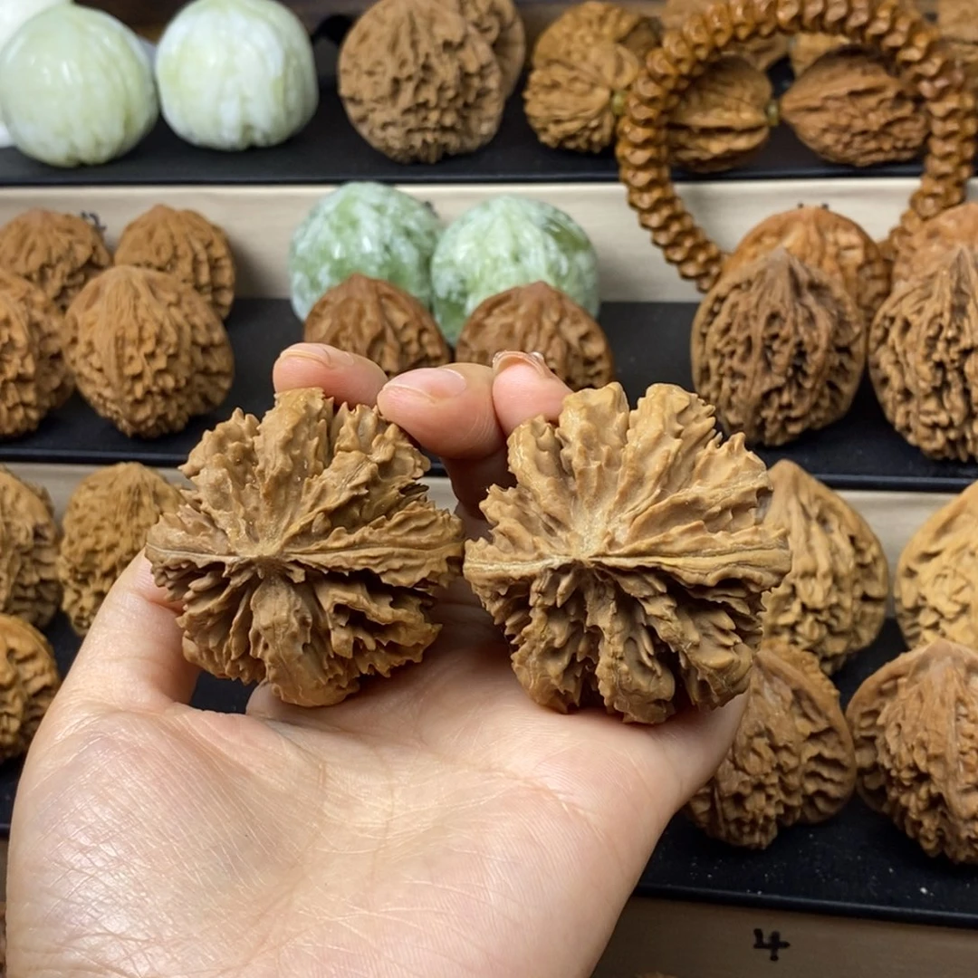 志***远文玩核桃吊坠霸王花47福利
