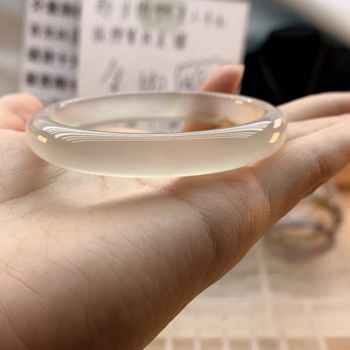 玛瑙/玉髓手镯未镶嵌有***运