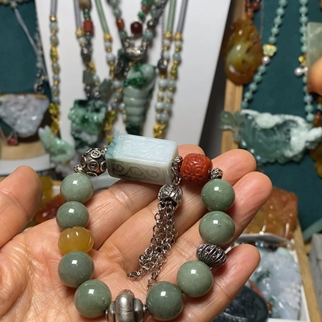 【闪购商品】翡翠吊坠(赠链)未镶嵌