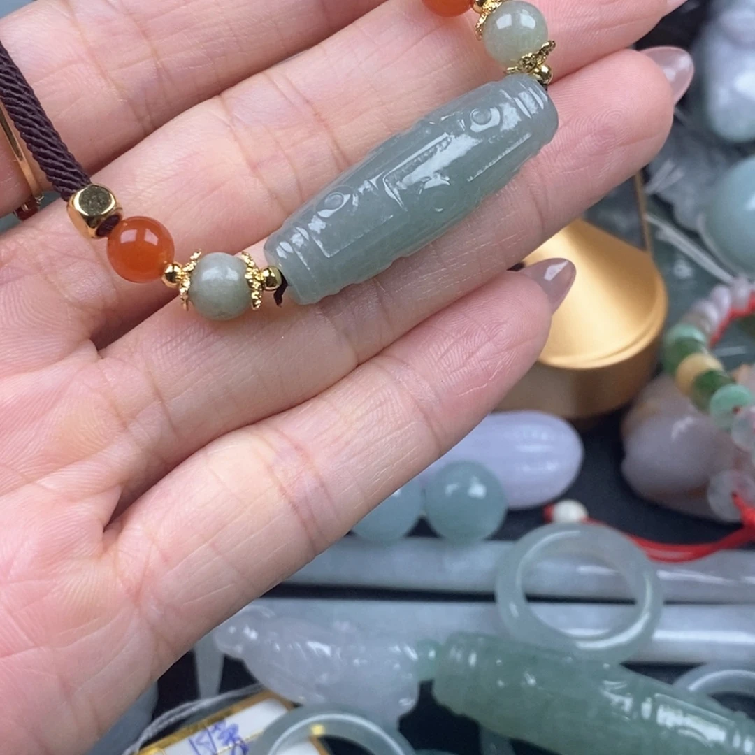 翡翠未镶嵌吊坠(赠链)天珠