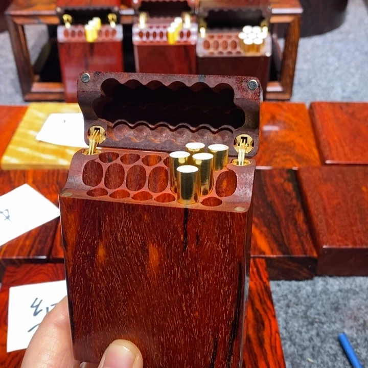 宁***远染料紫檀（血檀）粗烟盒