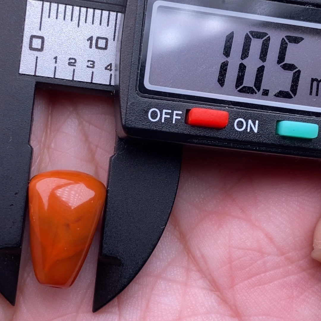 腾***起南红玛瑙未镶嵌配饰有瑕疵清仓