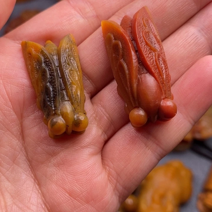 石英质玉（黄龙玉）合金颈饰