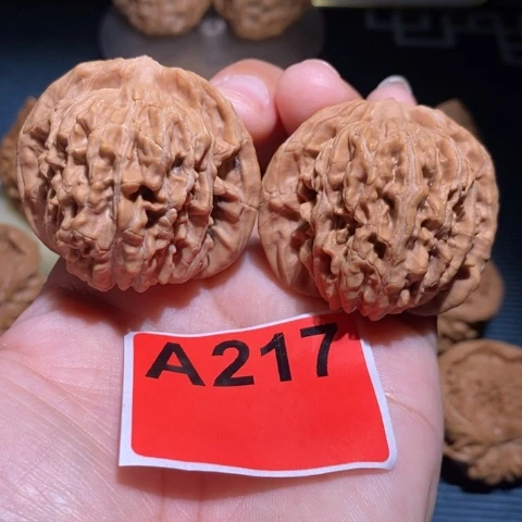 文玩核桃吊坠4243汉高楼