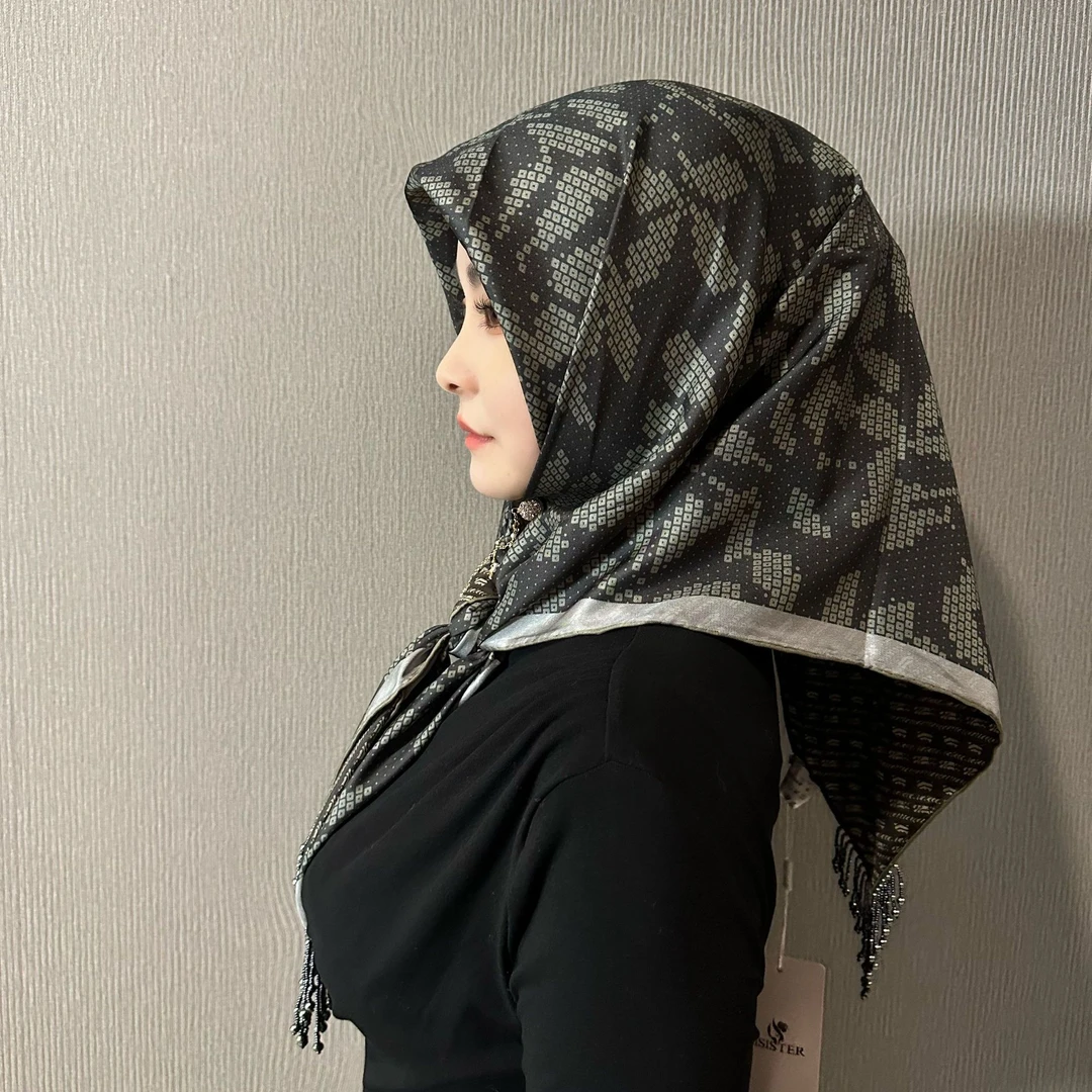 【爱姐妹】鎏金岁月新款真丝方巾