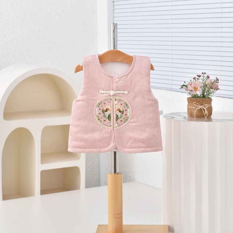 6铃兰花婴儿马甲女宝宝夹棉外穿可爱坎肩秋冬款保暖护肚马夹衣服