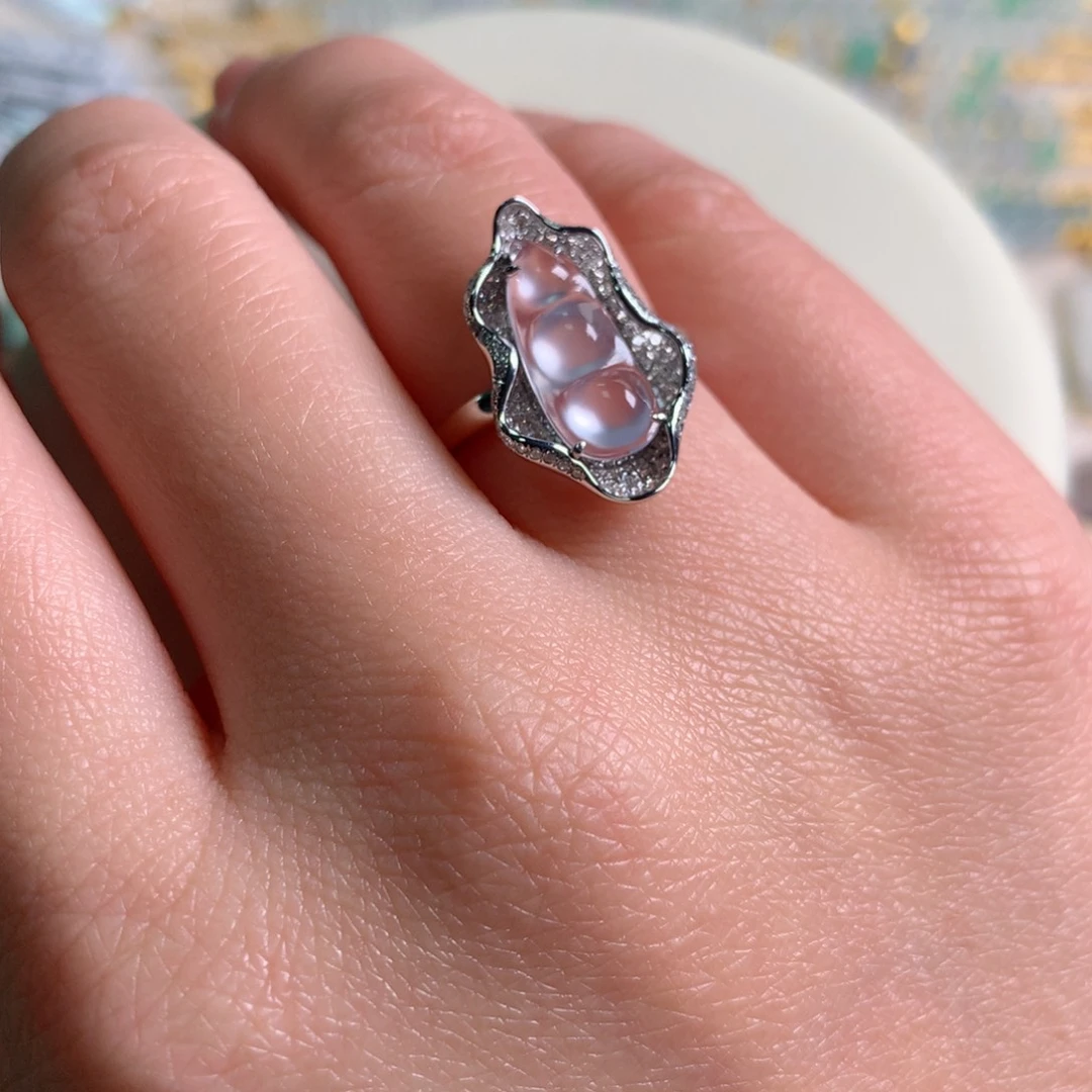 18K金镶嵌戒指翡翠戒指