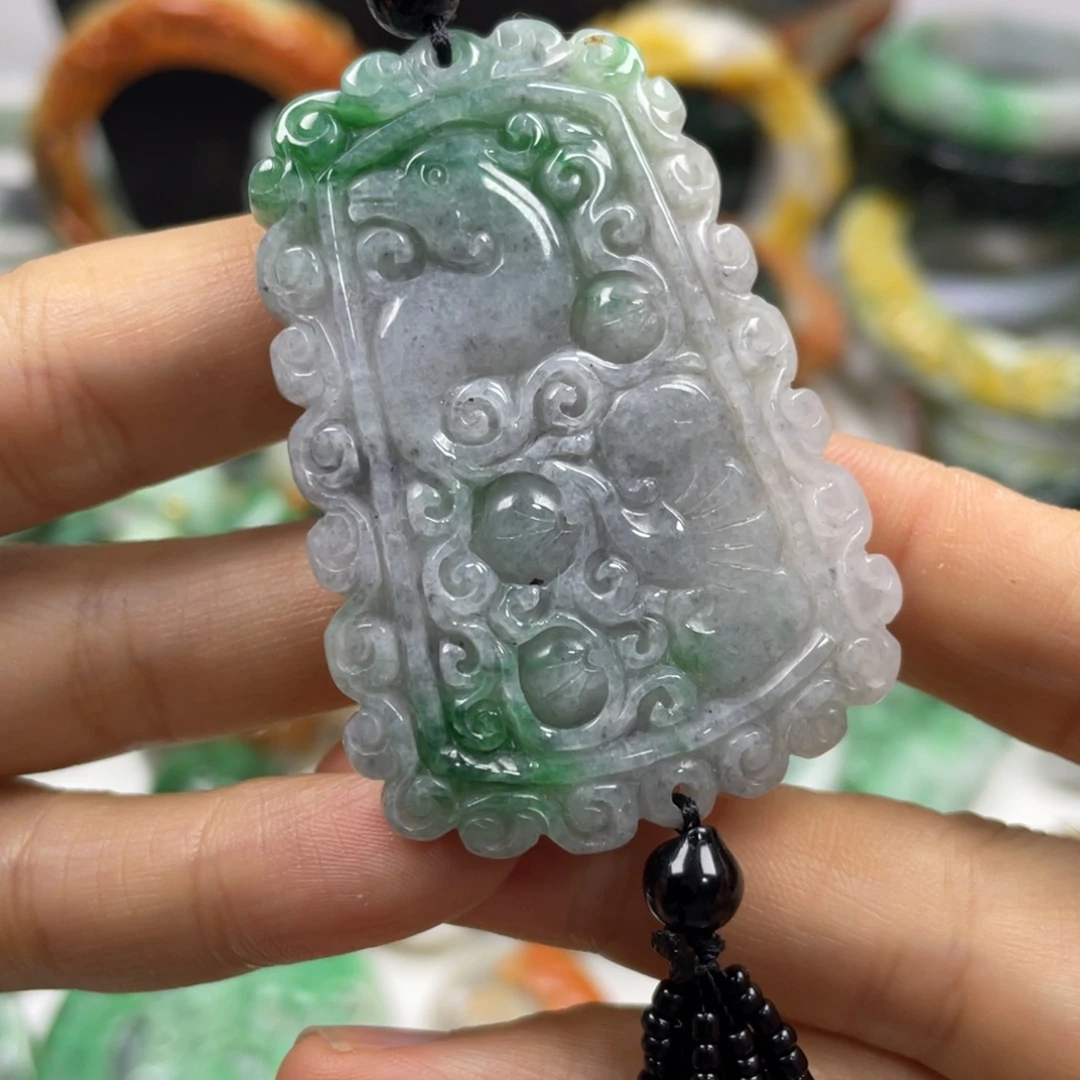 颈饰未镶嵌翡翠牌子
