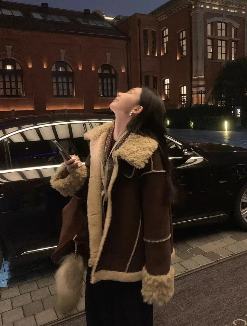 《冬日诺丁山》仿麂皮外套女小个子短款皮毛一体羊羔毛外套2621