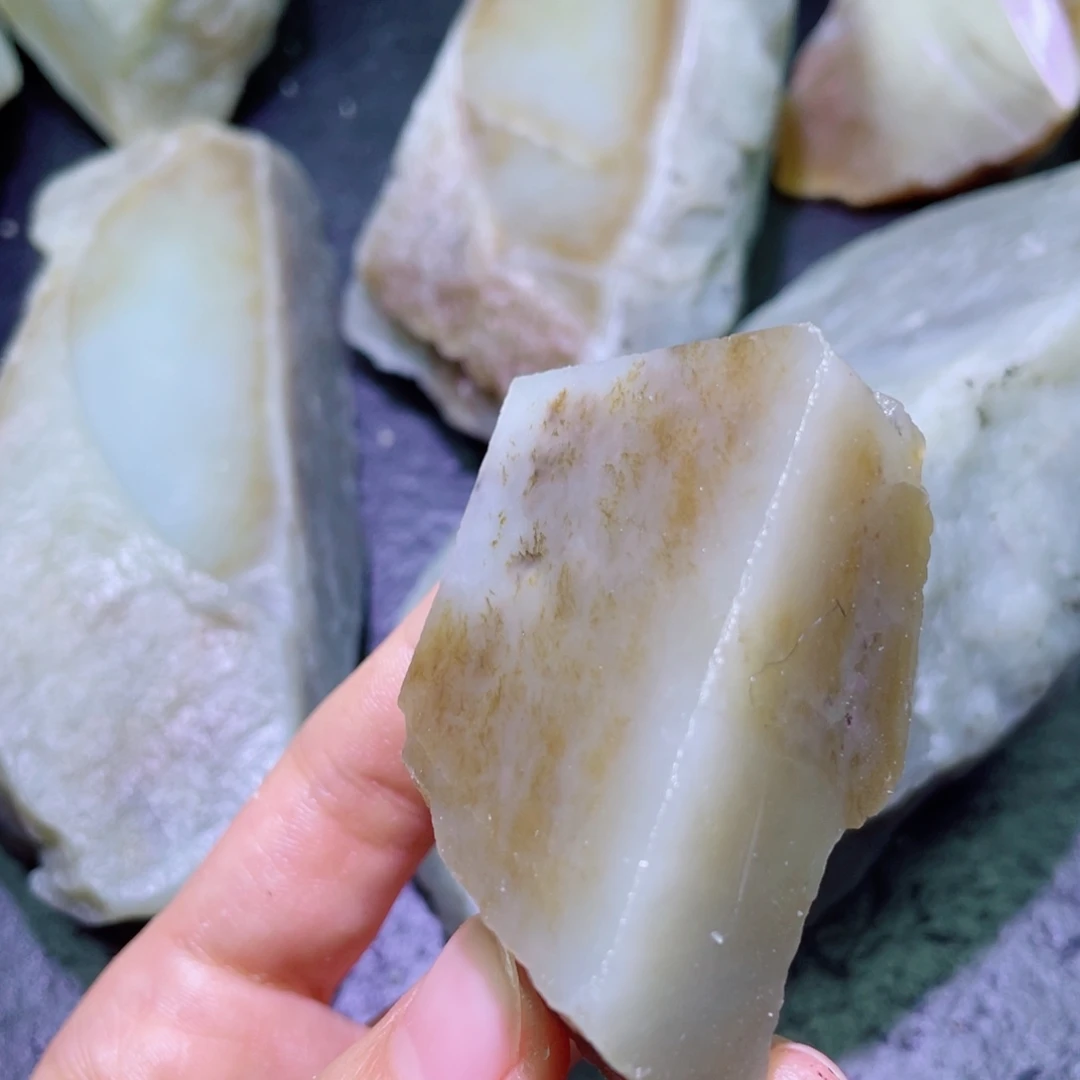 和田玉未镶嵌珠宝半成品