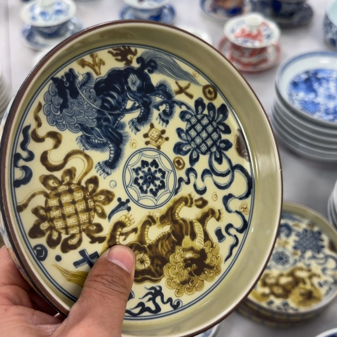 摆件釉里金狮子大壶承