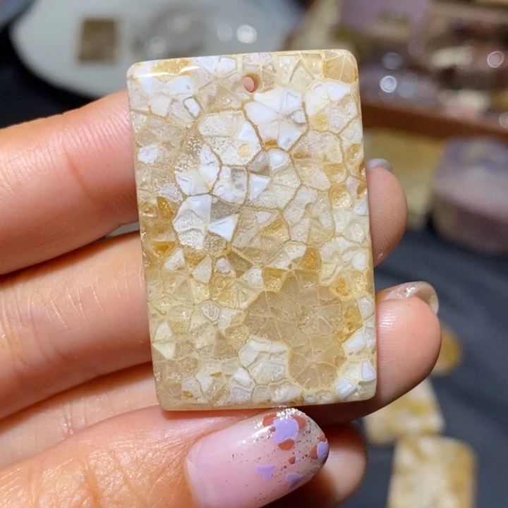 【闪购商品】未镶嵌珊瑚玉硅化玉