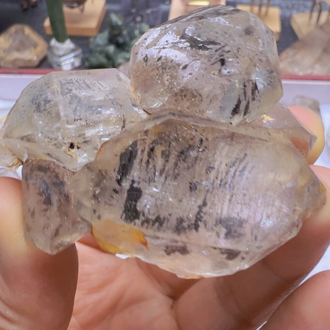 闪灵簇未镶嵌水晶