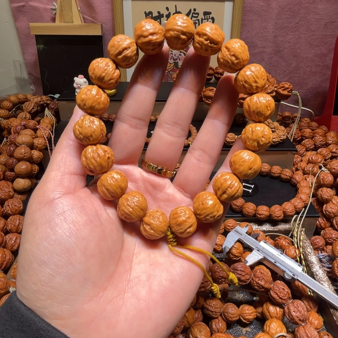 贝***塔手串文玩核桃精品