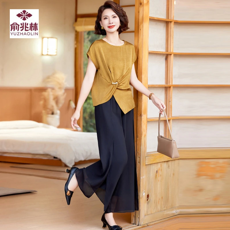 妈妈夏装套装2025新款中老年女装阔太太夏季气质冰丝短袖小衫上衣