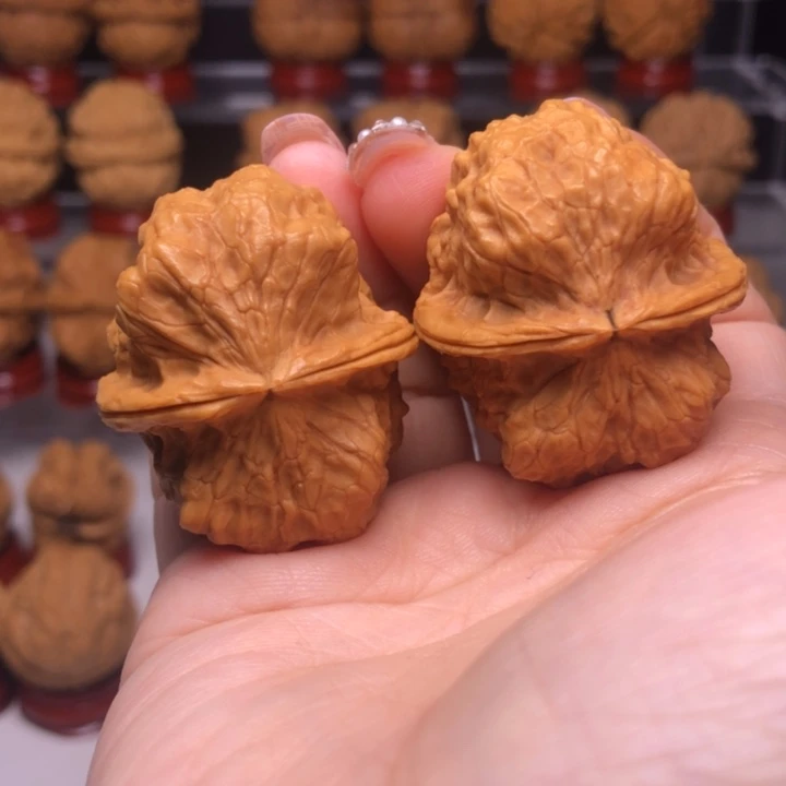 文玩核桃吊坠50至尊蟾王