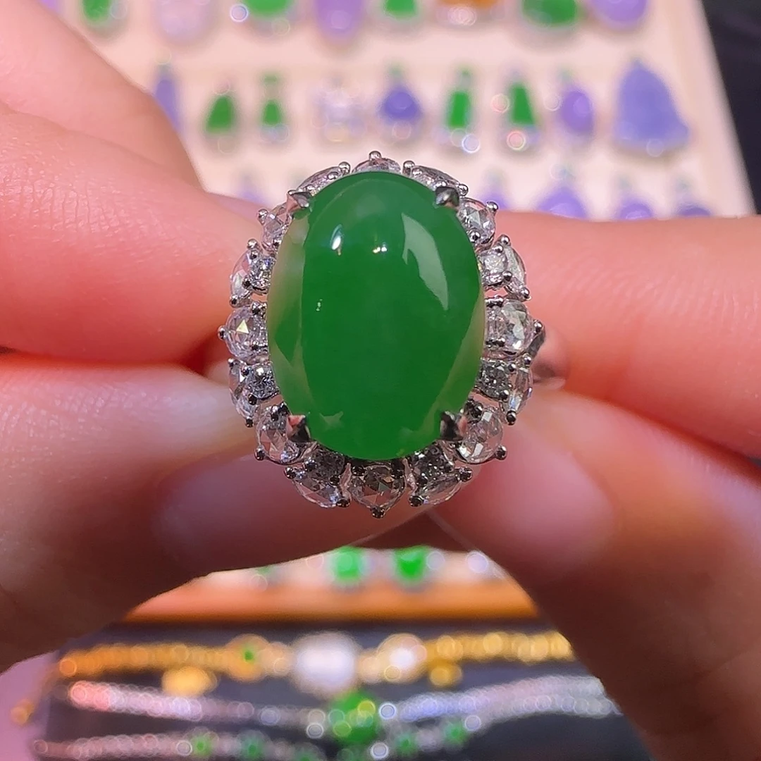 翡翠18K金镶嵌戒指