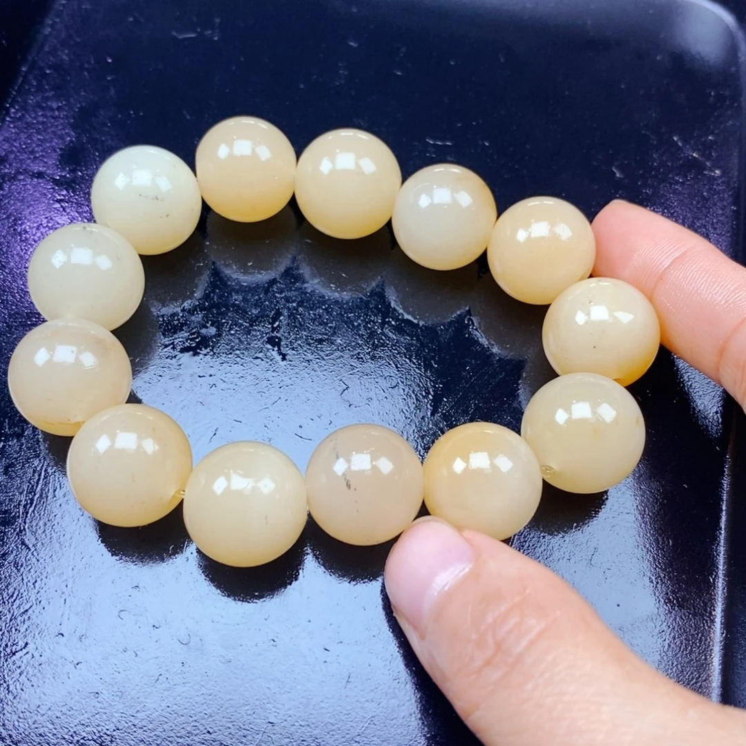 石英质玉（黄龙玉）未镶嵌颈饰