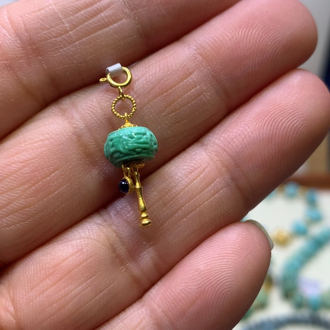 绿松石18K金镶嵌挂件