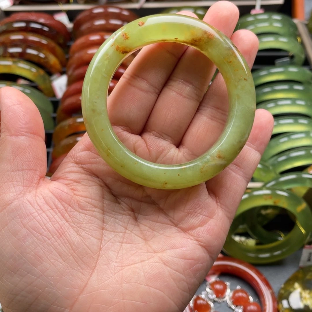 蛇纹石玉未镶嵌手镯
