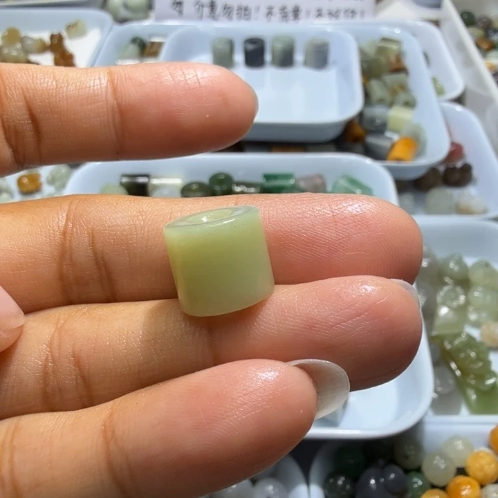 梅***儿未镶嵌和田玉珠宝半成品