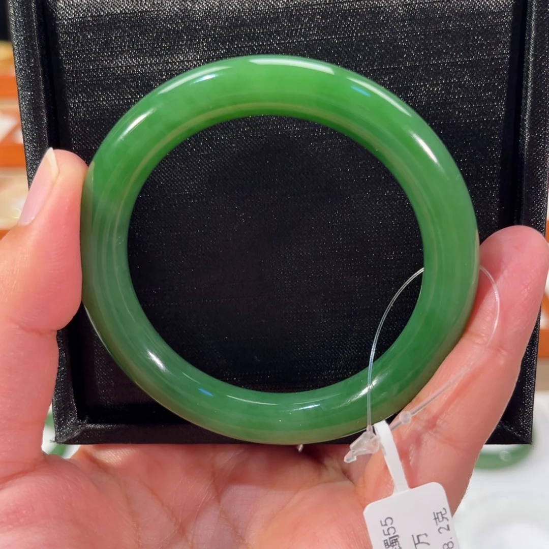 和田玉未镶嵌手镯阳绿碧玉圆条强推 色阳