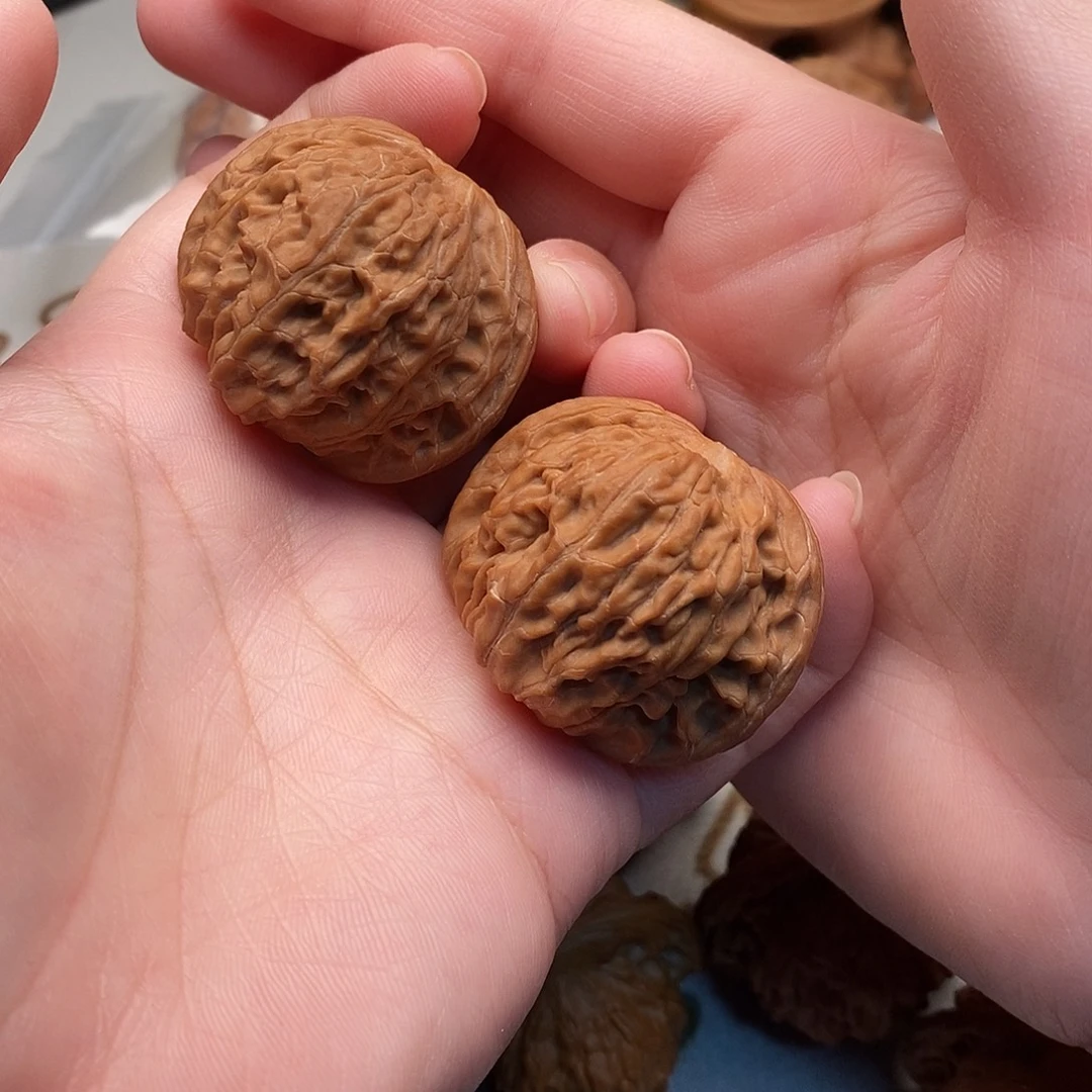 小***!桃核把件40尺精对磨盘狮子头