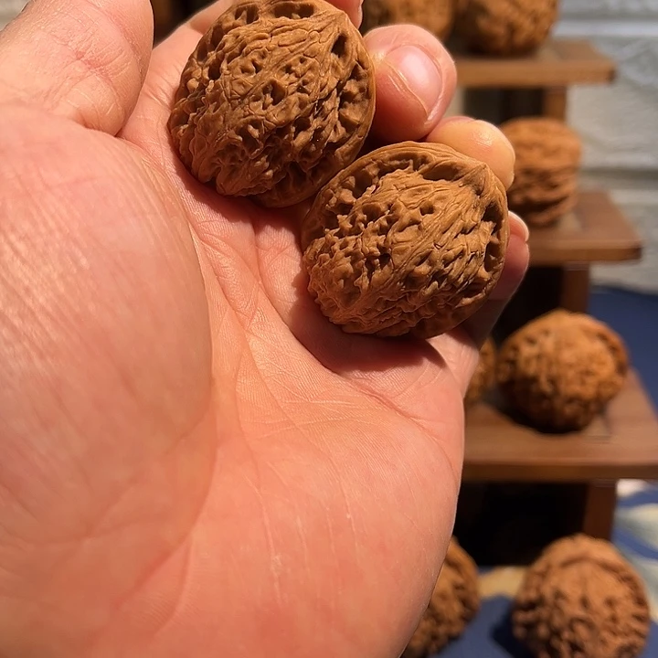 吊坠文玩核桃全品三角疆