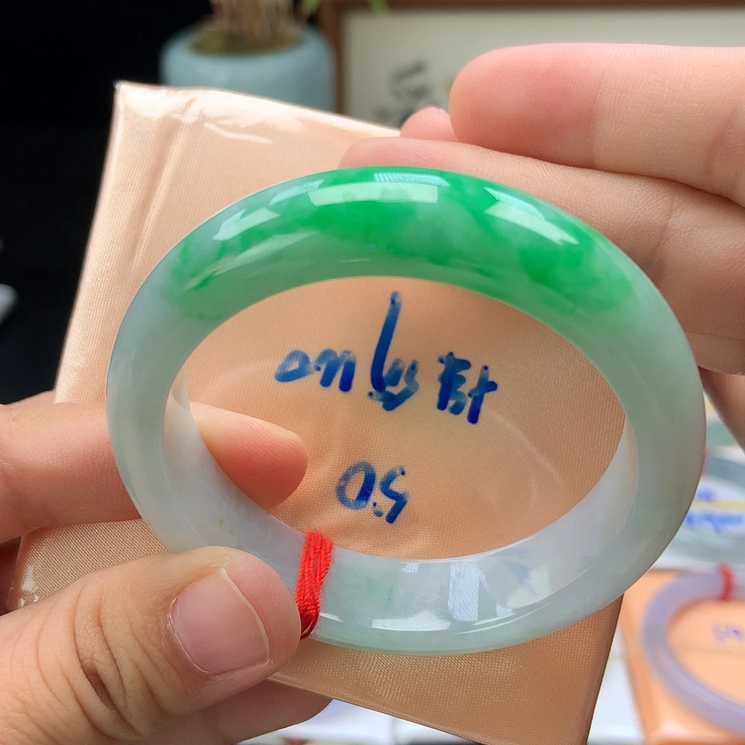 未镶嵌手镯翡翠7号 色好白底青