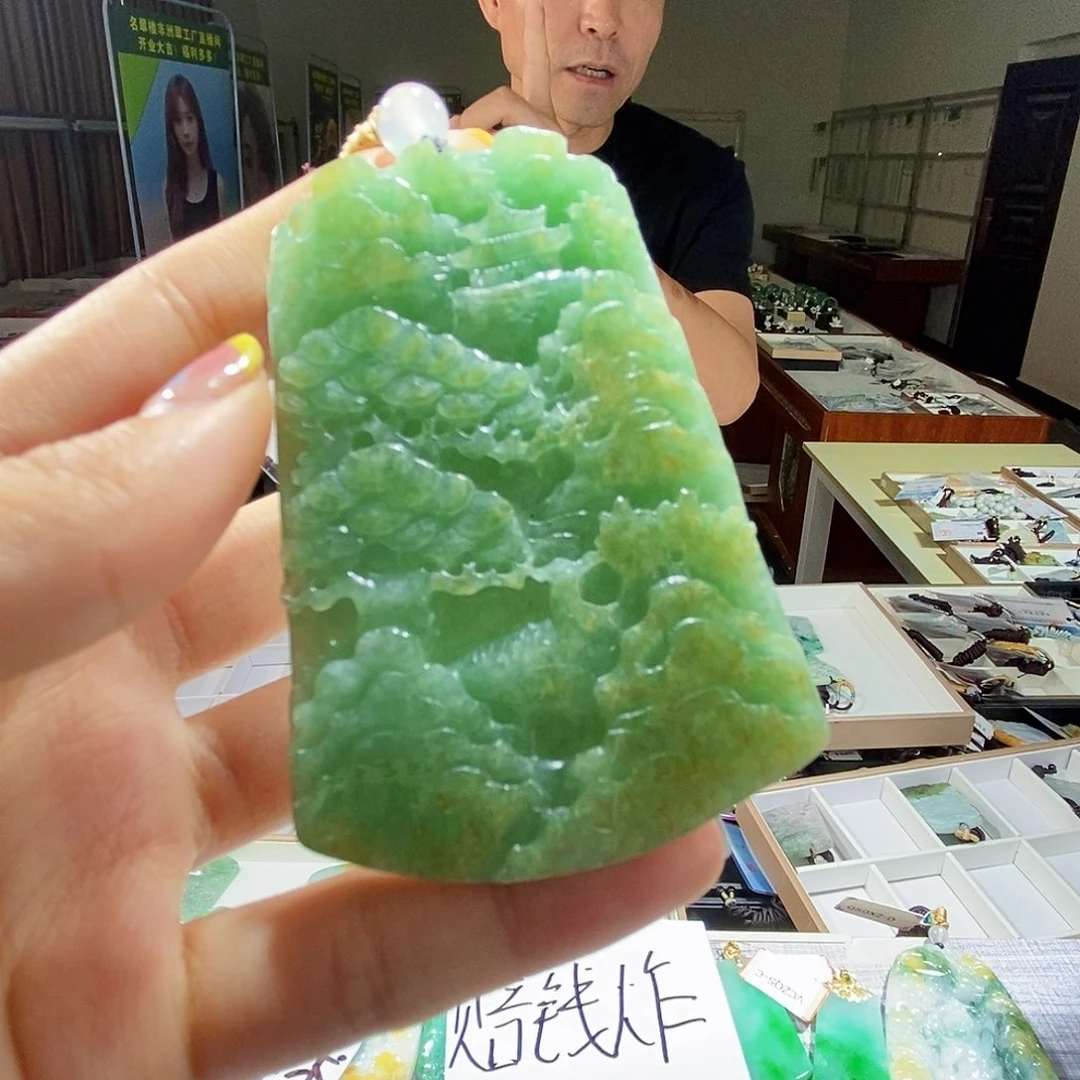 翡翠未镶嵌颈饰翡翠