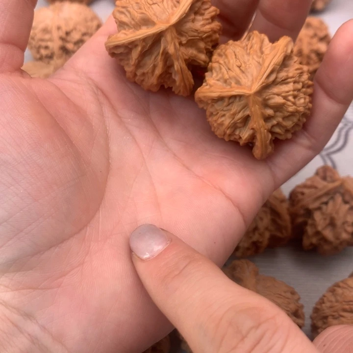 把件文玩核桃盘山三棱福利