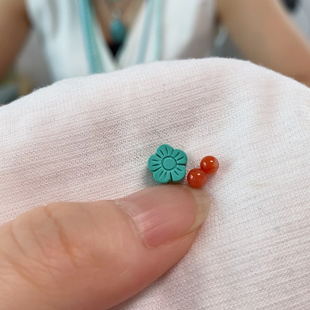 南红玛瑙未镶嵌珠宝奇石