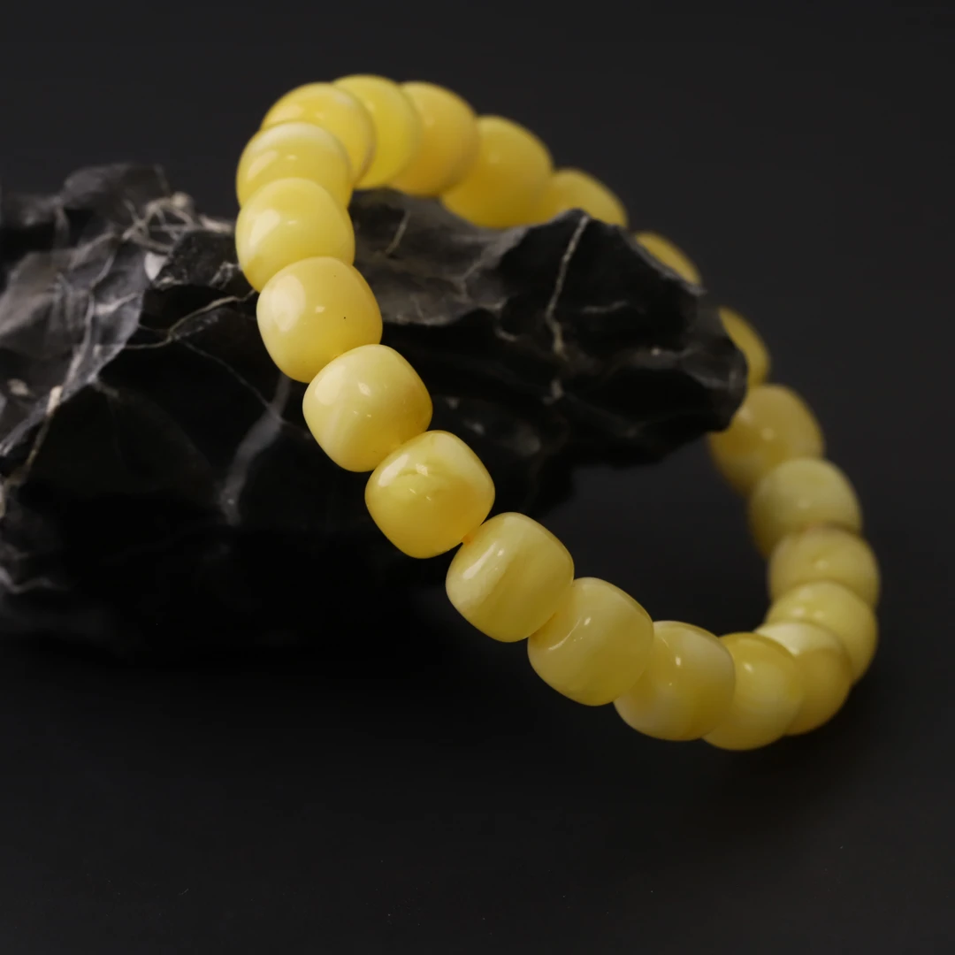 S7693 【原矿俄料】半山半水老型蜜蜡单圈手串