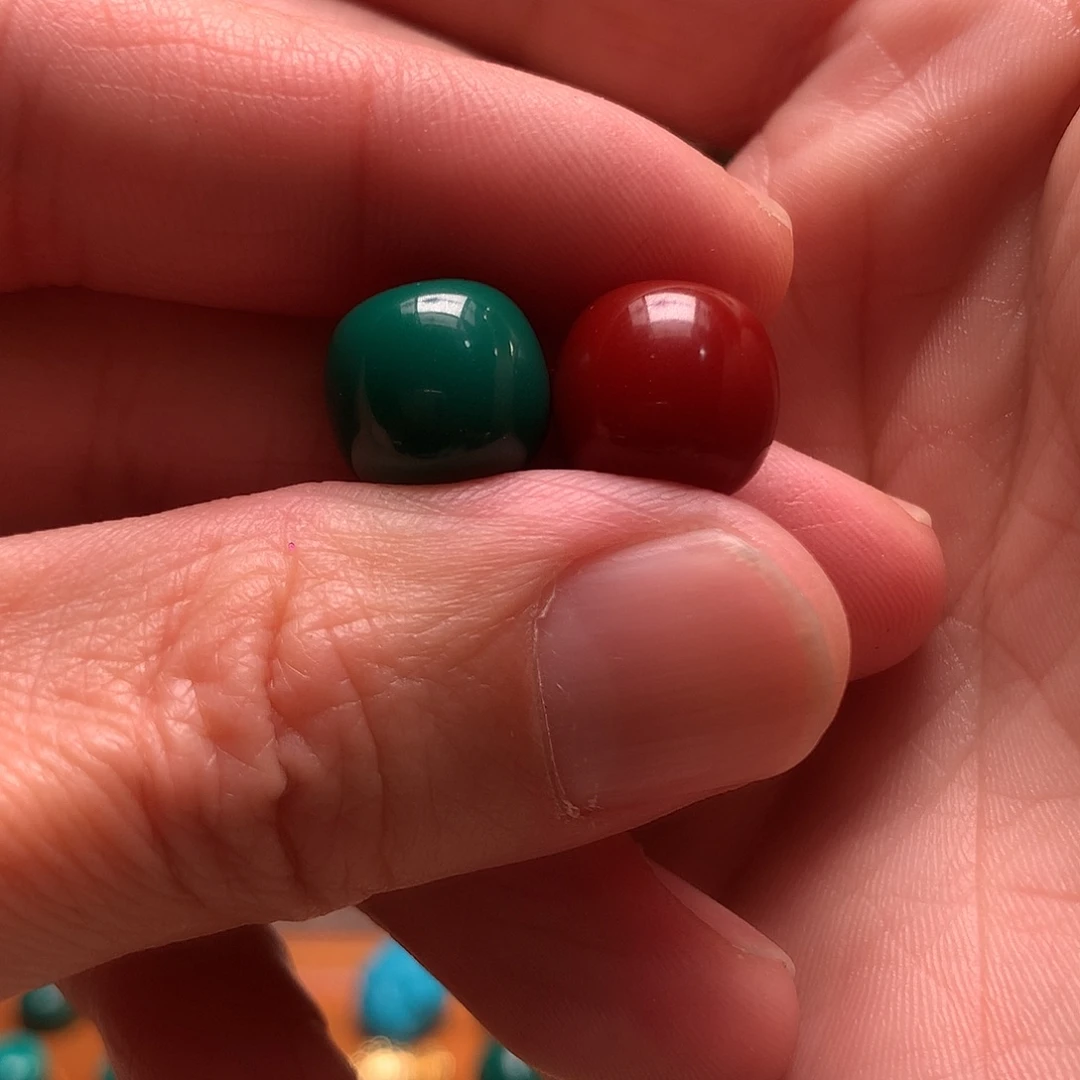 高****琉璃颈饰油绿色红色10.5mm