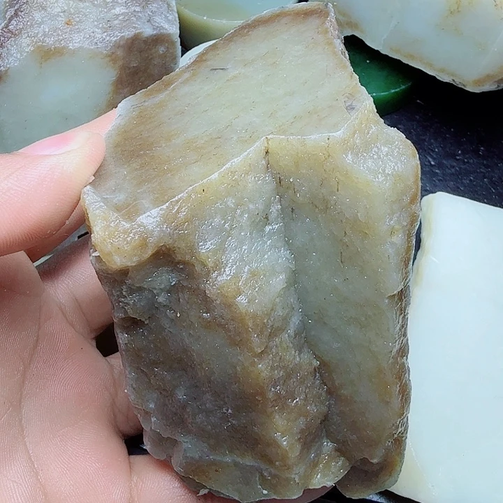 未镶嵌和田玉（糖玉）珠宝奇石