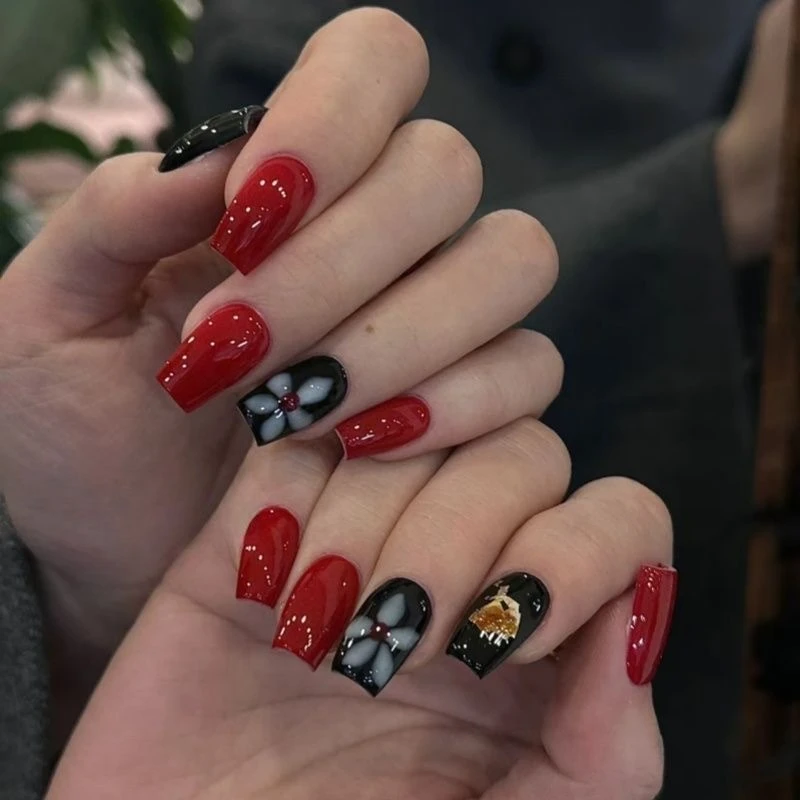 [红山茶]手工穿戴甲红色辣妹甲片高级甜酷风暗黑轻奢显白美甲贴