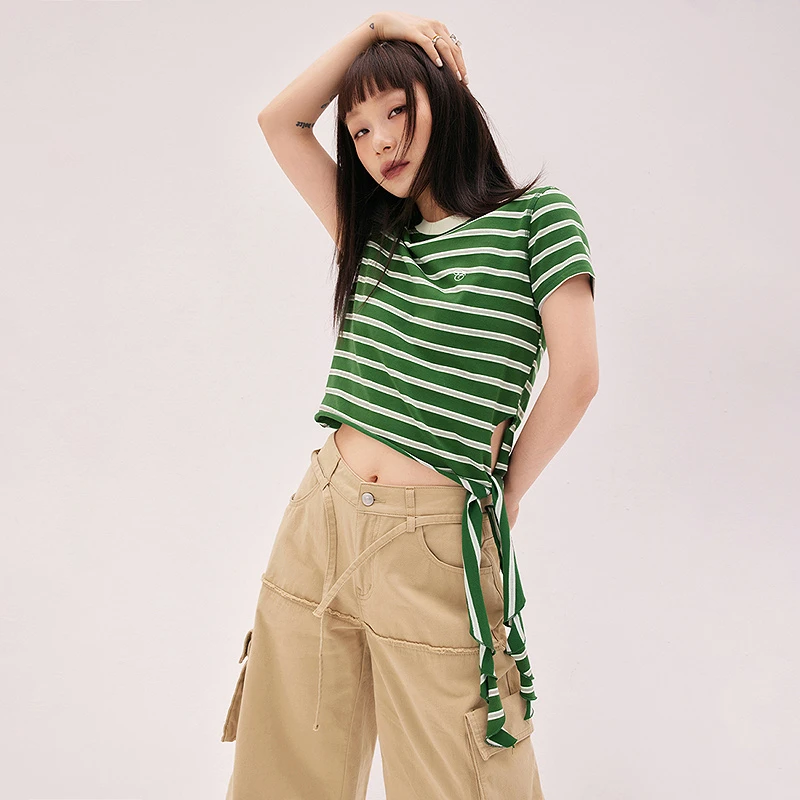 CHUU夏季女装商场同款条纹撞色设计不规则下摆简约辣妹穿搭T恤